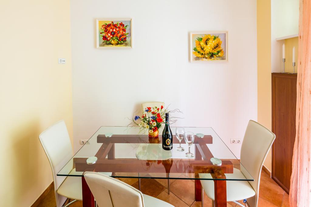 Apartment On Arkhipenka With Panorama View 利沃夫 外观 照片
